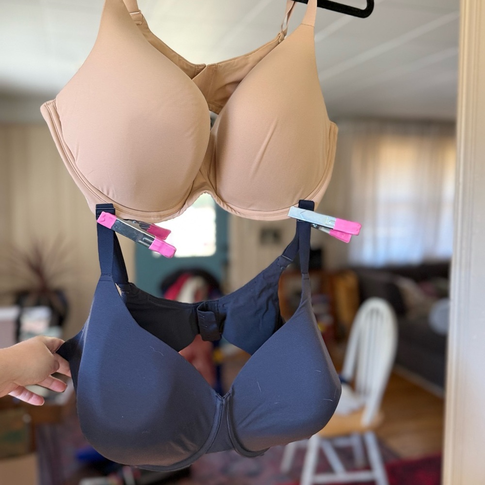 SKIMS Tan and Black Bra Duo